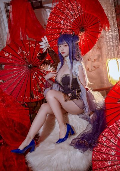 欧美金发妹子_720完整视频观看