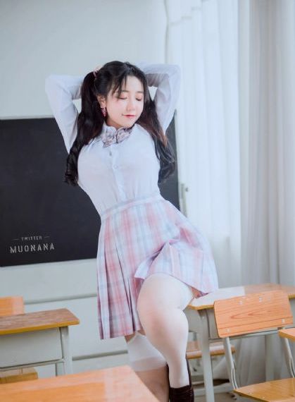 欧美裸画_超清高清迅雷在线观看
