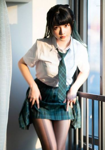 欧美时尚杂志风ppt模板_DVD电影完整版
