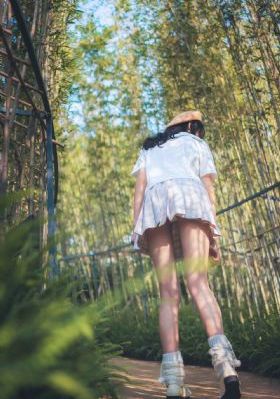 国产的蓝牙头戴式耳机有推荐吗_BD英语高清迅雷在线观看